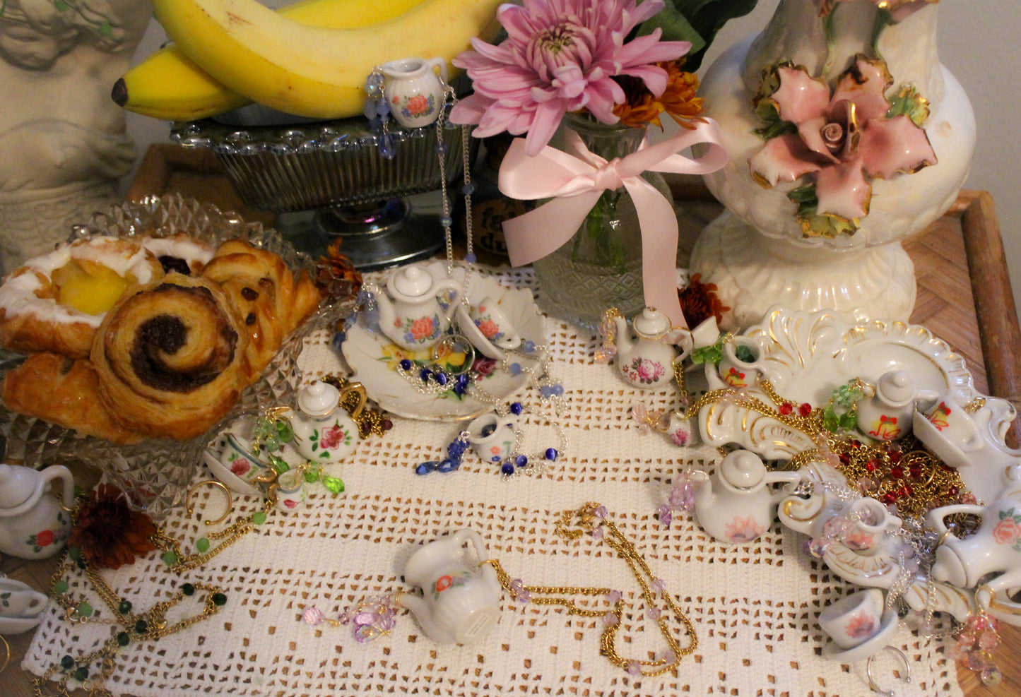 Prilla Teapot Necklace