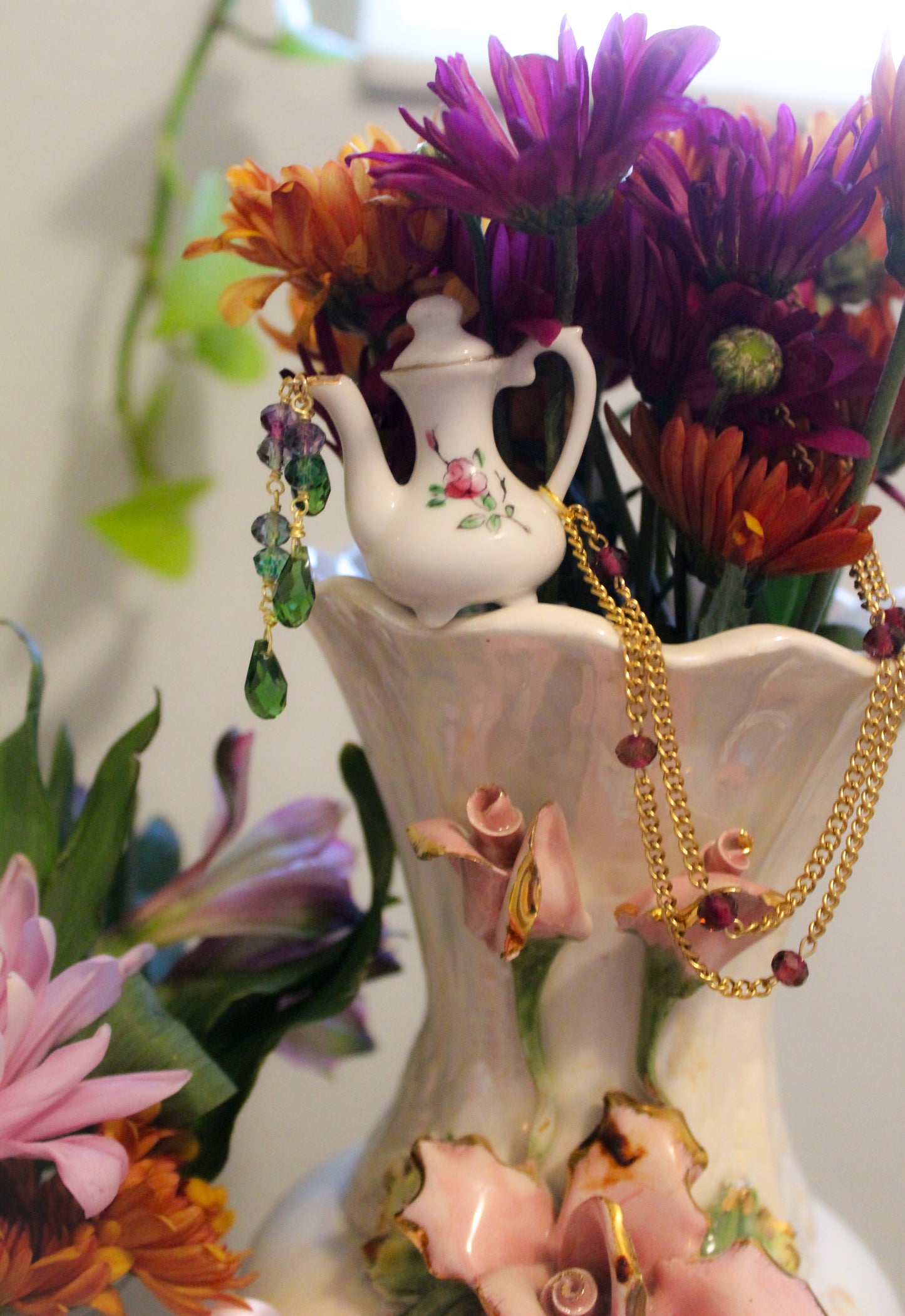 Vidia Teapot Necklace