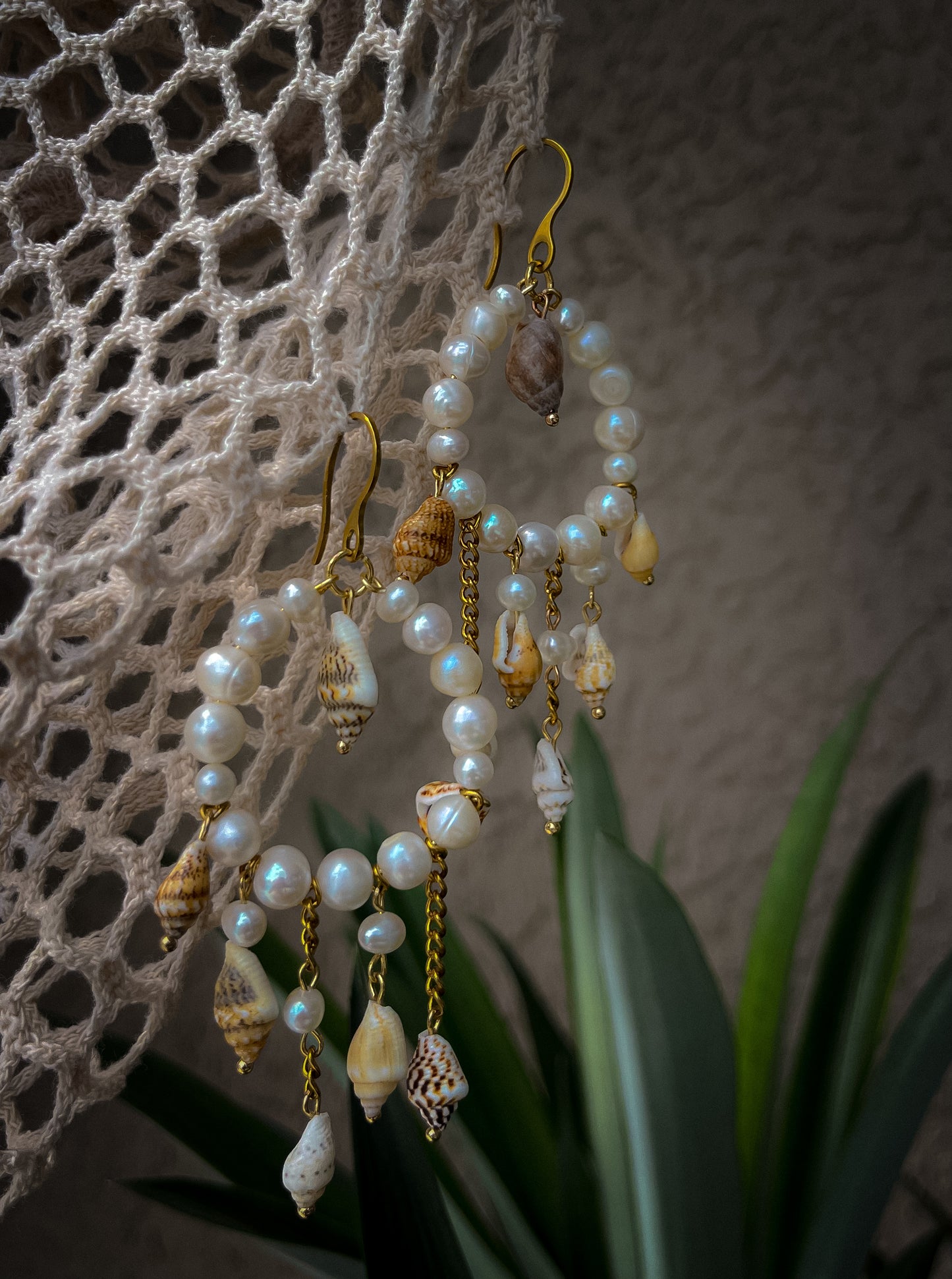 Mini-conch Pearl Hoops